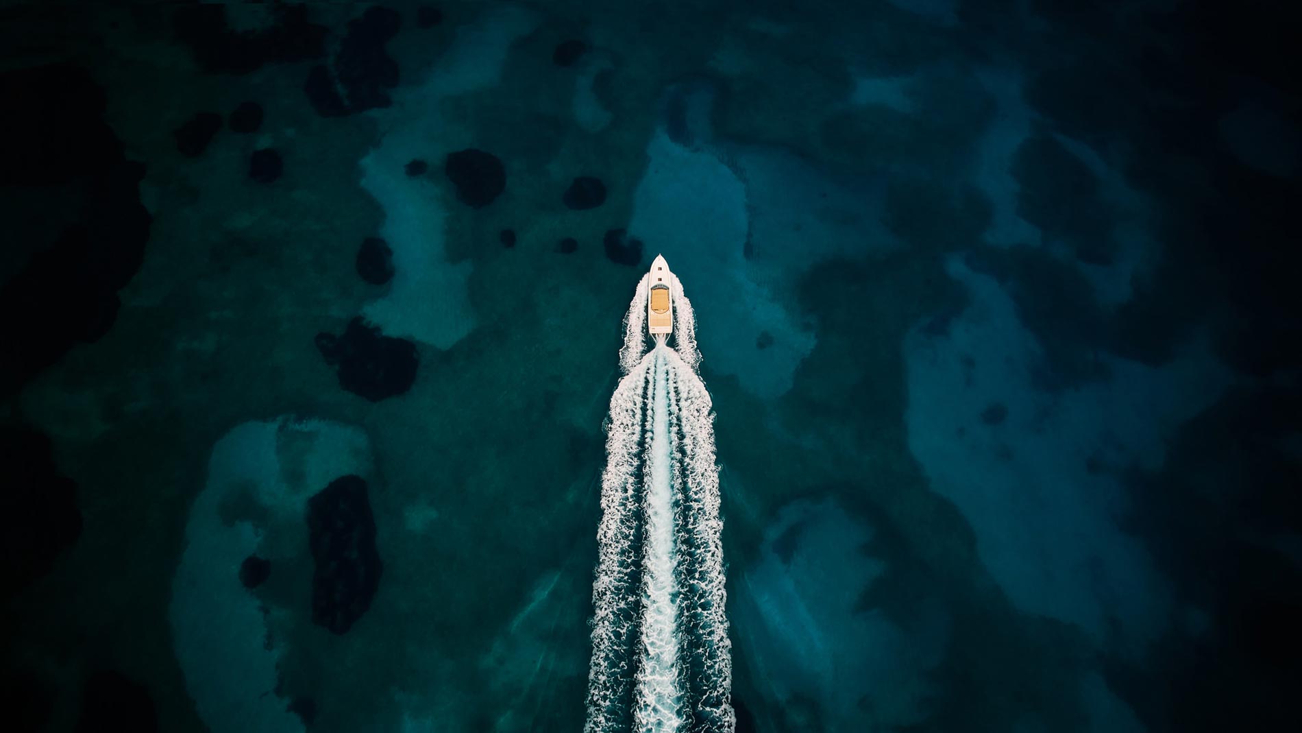 Shipwreck - Blue Caves cruise