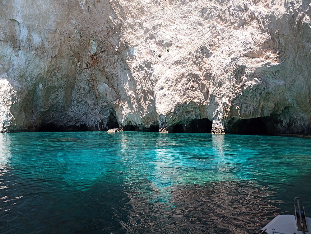 shipwreck blue caves zakynthos tour